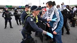 استفاده از ماسک و نمادهای تروریستی در تجمعات اعتراضی ایالت ویکتوریا ممنوع می‌شود