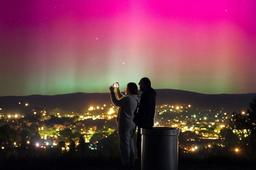 نمایش زیبا و خیره‌ کننده شفق قطبی جنوبی در آسمان استرالیا