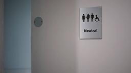 اعتراض گسترده والدین در ملبورن به طرح سرویس بهداشتی مشترک در دبستان دولتی