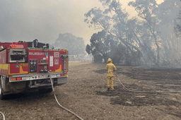 موج گرمای بی‌سابقه و آتش‌سوزی‌های گسترده در استرالیا؛ ویکتوریا در وضعیت فاجعه، هشدارها در نیوساوث‌ولز و کوئینزلند