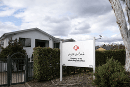 پناهندگی یک دیپلمات ایرانی در استرالیا فاش شد؛ محمد پورنجف پیش‌تر درخواست پناهندگی داده بود