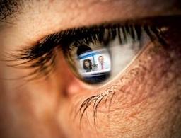 بلایی که خیره نگاه کردن به صفحه نمایش بر سر چشم‌ها می‌آورد