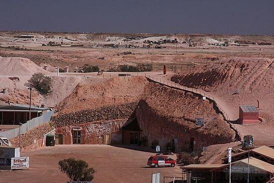 گردشگری استرالیا/آدلاید...استرالیای جنوبی/ کوبر پیدی...شهری در زیر زمین ( Coober Pedy )