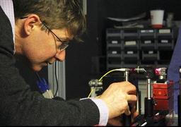 استرالیا موفق به ساخت گیت منطقی کوانتومی روی سیلیکون شد