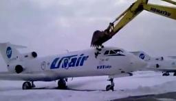 ویدیو......عکس العمل کارگر روس بعد از شنیدن اخراج شدنش از کار..................................