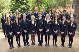 آیا دولت استرالیا به مدارس خصوصی نسبت به مدارس دولتی اهمیت بیشتری می دهد ؟