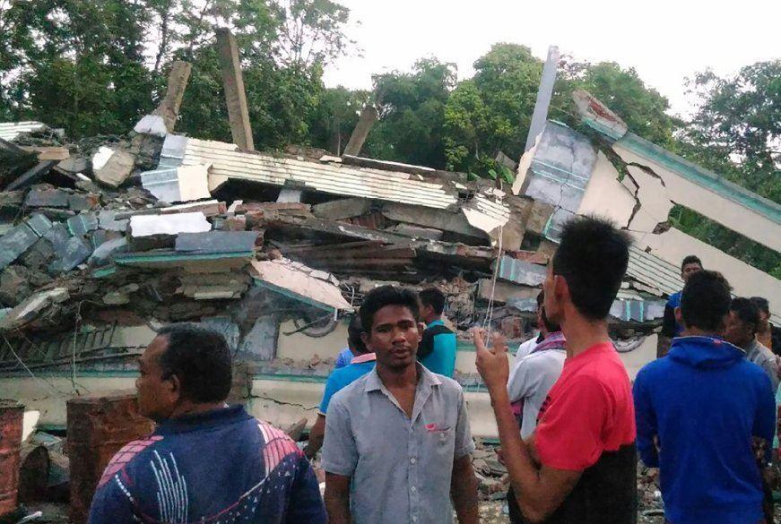 زمین لرزه ای به مقیاس 6/5 ریشتر در اندونزی