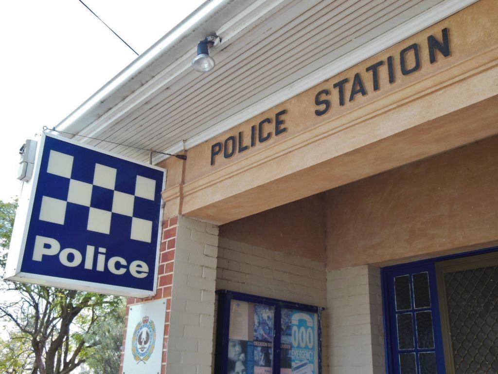  مرد 77 ساله استرالیایی همسر  خود را با چاقو به قتل رساند