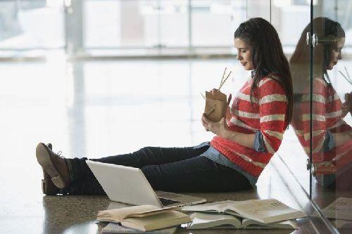 چگونگی کاهش وزن با استفاده از اصول روانشناسی/همراه با زهرا نوری دکترای روانشناسی از دانشگاه ملبورن استرالیا /رادیو نشاط ...مسعود ظهوری