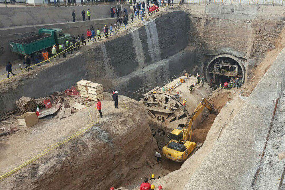 ریزش دیوار کارگاه تونل مترو در قم
