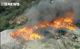  کارخانه بازیافت در ملبورن استرالیا آتش گرفت 