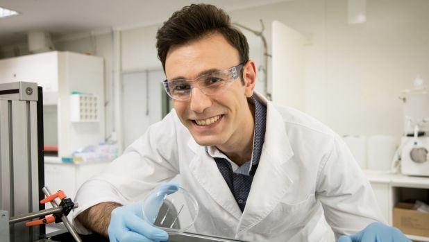 محقق ایرانی مقیم استرالیا ، پارچه‌ای با قابلیت حفظ جریان الکتریسیته را ابداع کرد