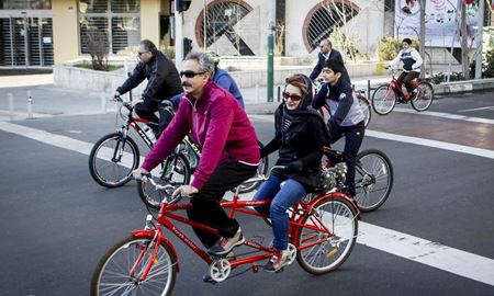 هزاران نفر زن و مرد در تهران دوچرخه سواری کردند