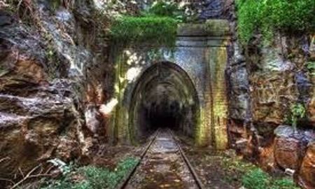 گردشگری استرالیا/سیدنی ...ایالت نیو ساوت ولز/ایستگاه  و تونل تاریخی قطار ( Helensburgh )