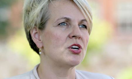 اعتراض نخست‌وزیر استرالیا به اظهارات خانم پلیبرسک در مورد شرکت آدانی
