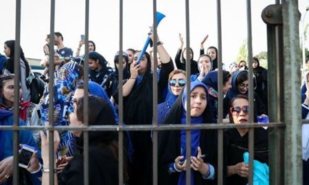 بیانیه فیفا: زنان ایرانی باید بتوانند برای دیدن همه‌ بازی‌ها به استادیوم بروند/ استقلال صفر - پرسپولیس یک