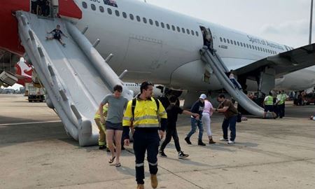 فرود اضطراری هواپیمای کوانتاس استرالیا به علت مشکل فنی