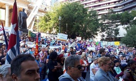 جمع آوری امضا/به پناهندگان ساکن استرالیا اقامت دائم بدهید