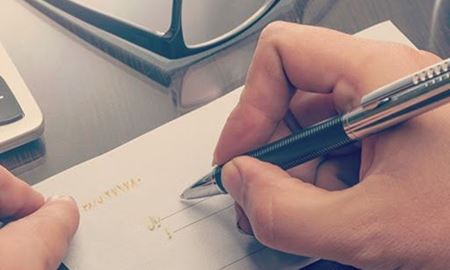 بخشی از «اصلاح قانون چک» در ایران به تعویق افتاد