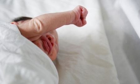 تولد بعد از پیوند رحم، برای نخستین بار در فرانسه