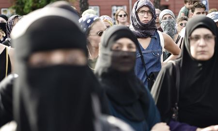 تایید ممنوعیت پوشش روسری در محل کار در اتحادیه اروپا