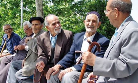 سالمندان ایرانی تا 5 ماه آینده واکسیناسیون می‌شوند