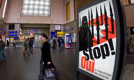همه‌پرسی درباره منع برقع و روبنده در سوئیس