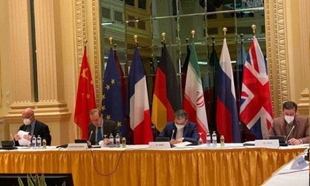 یک مقام آمریکایی: ایران بر سر لغو همه تحریم‌ها پافشاری نکند 