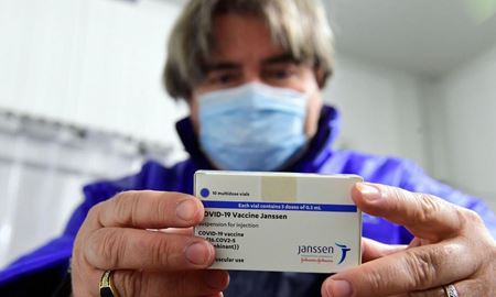 توقف استفاده از واکسن «جانسون اند جانسون» در آمریکا