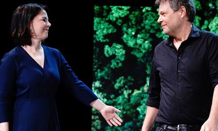 یک معامله‌گر رمز ارز خواستار ممنوعیت بیت‌کوین شد