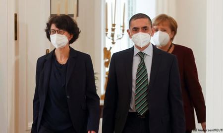 مذاکره مرکل و رئیس بیونتک در خصوص مالکیت معنوی واکسن