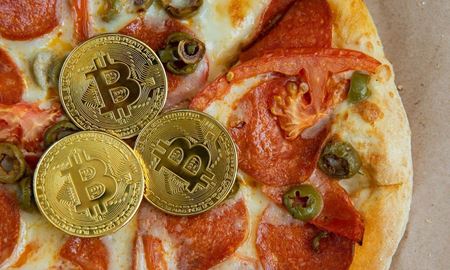 خرید ۲ پیتزا با ‍۱۰ هزار بیت کوین!