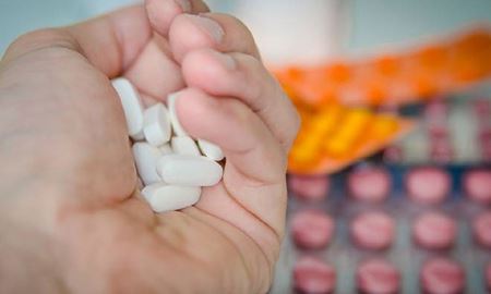 درمان کرونا با یک لیوان آب در خانه