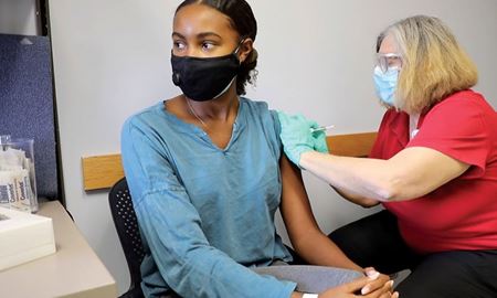 تایید واکسن فایزر- بایونتک برای 12 تا 15ساله‌ها در اروپا