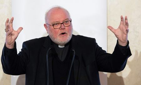 رسوایی جنسی و مخالفت پاپ با استعفای اسقف کلیسای آلمان