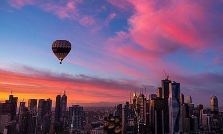 گردشگری استرالیا/ پرواز با بالن بر فراز کلانشهر ملبورن هنگام طلوع خورشید	