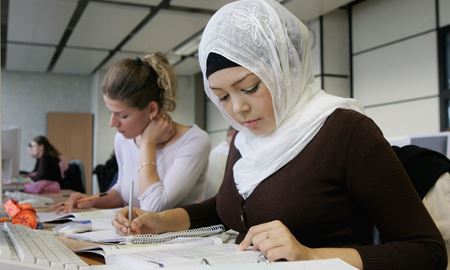 کارفرمایان اروپایی می‌توانند استفاده از حجاب را برای کارکنانشان ممنوع کنند