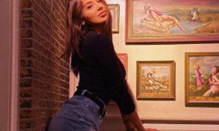 دادگاهی شدن اینفلوئنسر ترک به دلیل عکاسی در موزه سکس آمستردام