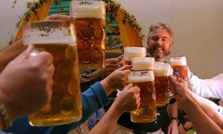 اروپایی‌‌ها روزانه چقدر نوشیدنی الکلی می‌نوشند؟
