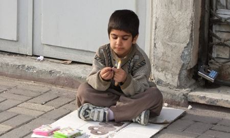 یک سوم مردم ایران زیر خط فقر زندگی می‌کنند
