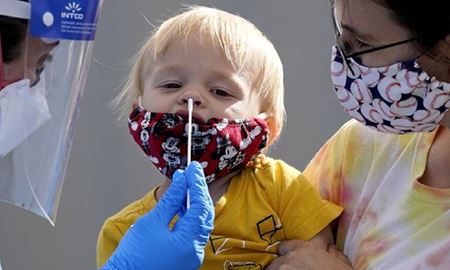 افزایش ۲۴۰ درصدی موارد ابتلای کودکان به کرونا در آمریکا