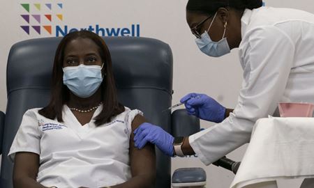 وعده تزریق دوز سوم از سوی جوبایدن با وجود مخالفت کارشناسان