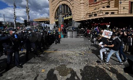 دستگیری 100 نفر از راهپیمایی‌کنندگان در مرکز تجاری ملبورن