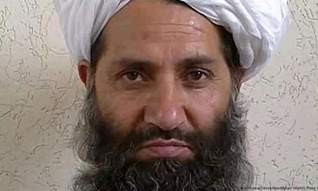 پایان شایعه مرگ رهبر طالبان با حضور در انظار عمومی