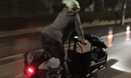 نماینده پارلمان نیوزلند با دوچرخه برای زایمان به بیمارستان رفت