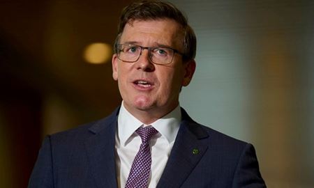 کناره‌گیری آلن تاج، وزیر آموزش استرالیا به اتهام اذیت و آزار