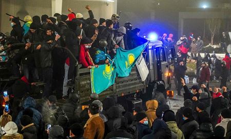 چرا آتش اعتراضات در قزاقستان شعله‌ور شد؟