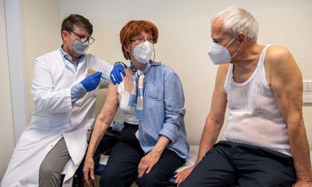کافی نبودن تزریق سه نوبت واکسن کرونا برای بیماران مبتلا به سرطان خون