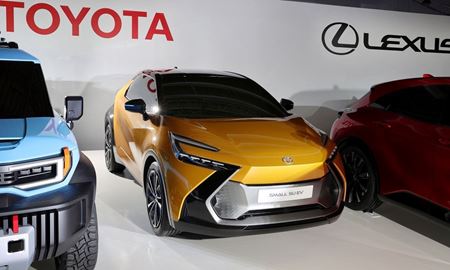 تویوتا پرفروش‌ترین خودروساز جهان در سال 2021 شد