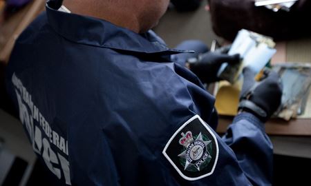 آماده باش پلیس فدرال استرالیا برای مقابله با اعتراضات داخلی، در آستانه برگزاری انتخابات